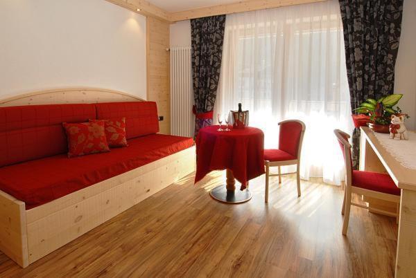 Hotel Flora Alpina Campitello di Fassa Room photo