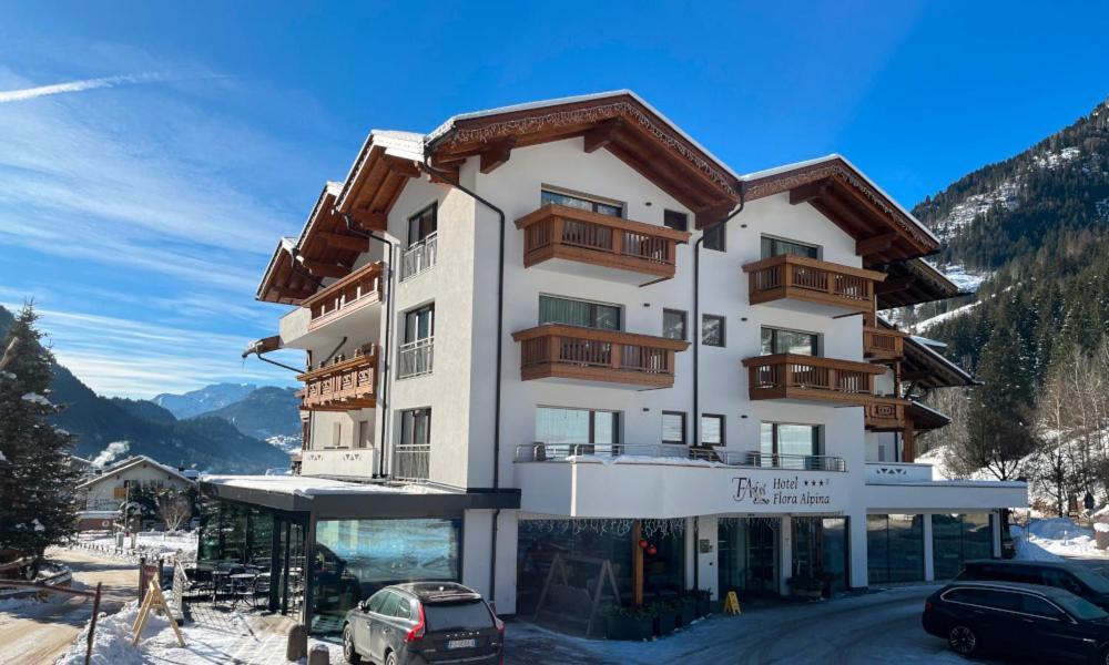 Hotel Flora Alpina Campitello di Fassa Exterior photo
